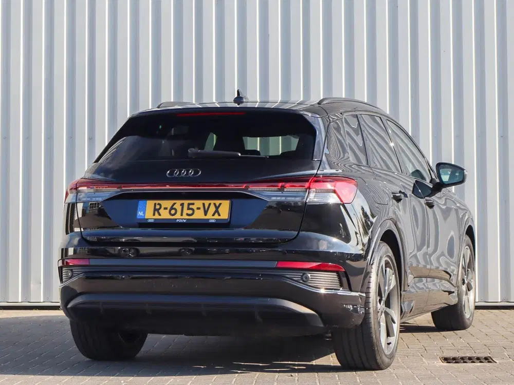 Audi Q4 e-tron 35 170pk S edition 55 kWh uit 2022, foto 2