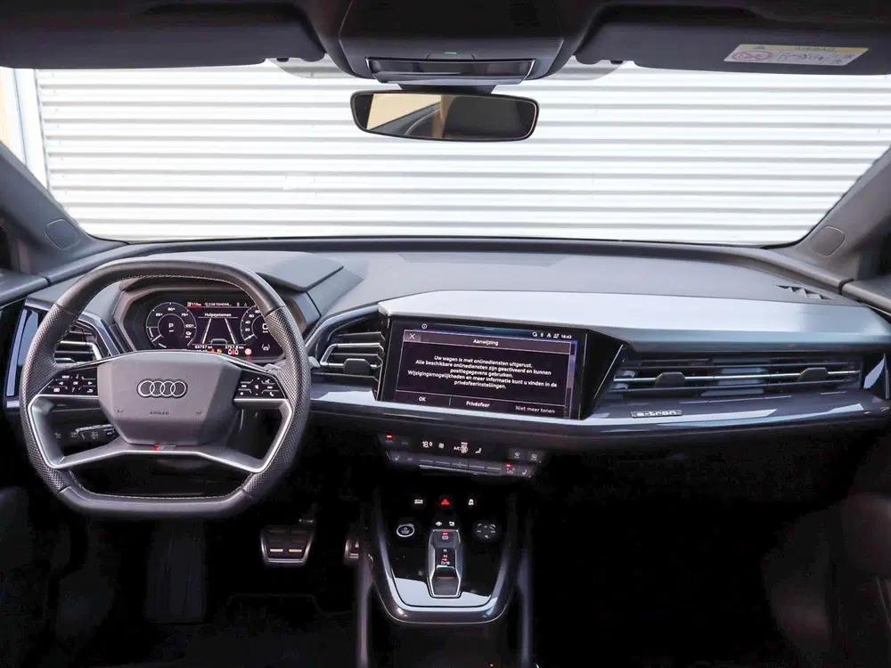 Audi Q4 e-tron 35 170pk S edition 55 kWh uit 2022, foto 5