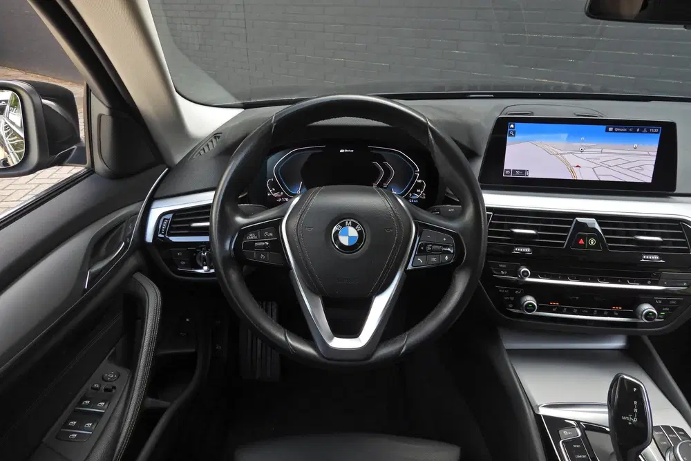 BMW 5-serie 530e Automaat uit 2019, foto 2