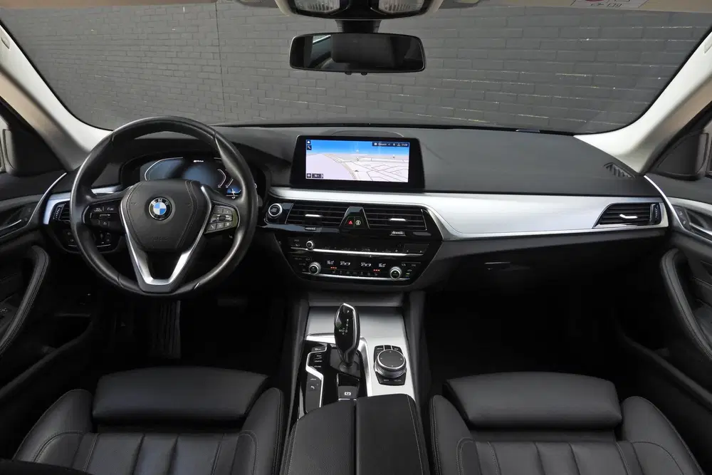 BMW 5-serie 530e Automaat uit 2019, foto 3