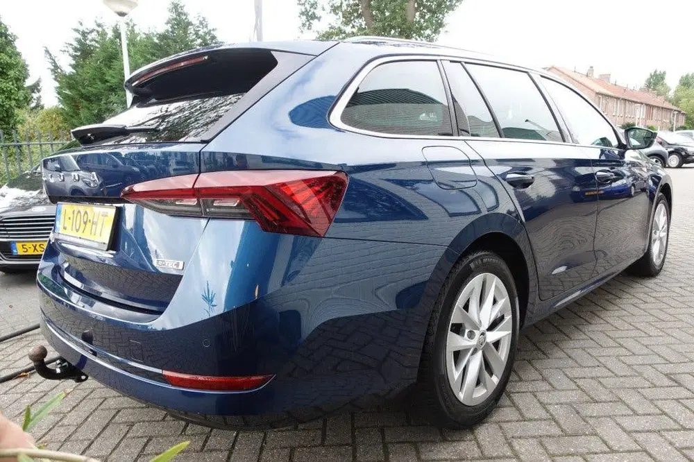 Skoda Octavia 1.0 TSI BNS EDITION Automaat Trekhaak uit 2021, foto 2