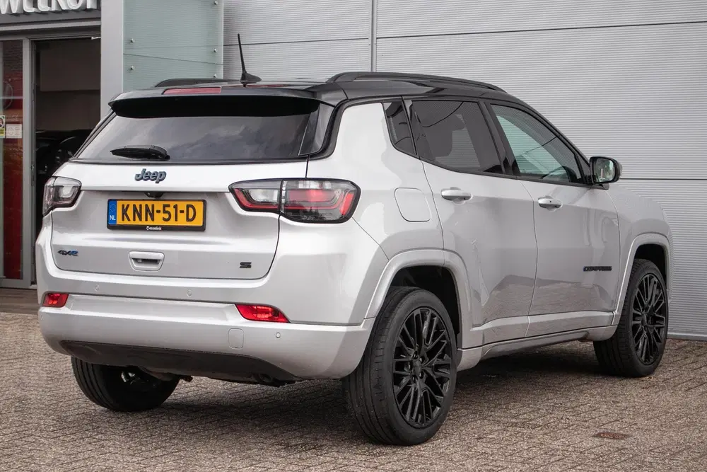 Jeep Compass 4xe 240 Plug-in Hybrid Electric S uit 2023, foto 2
