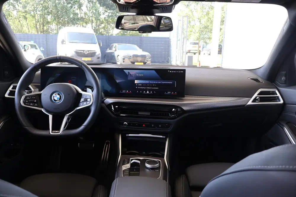 BMW 3-serie 330e uit 2026, foto 13