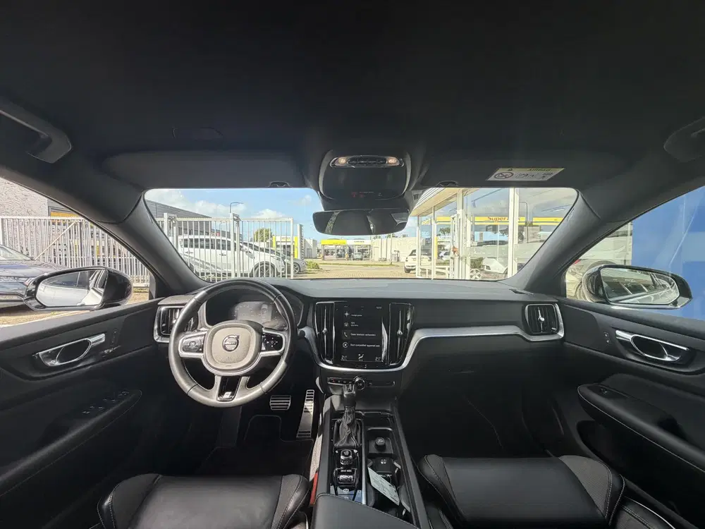 Volvo S60 2.0 T4 R-Design uit 2020, foto 14
