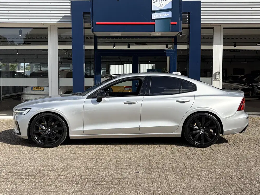 Volvo S60 2.0 T4 R-Design uit 2020, foto 3