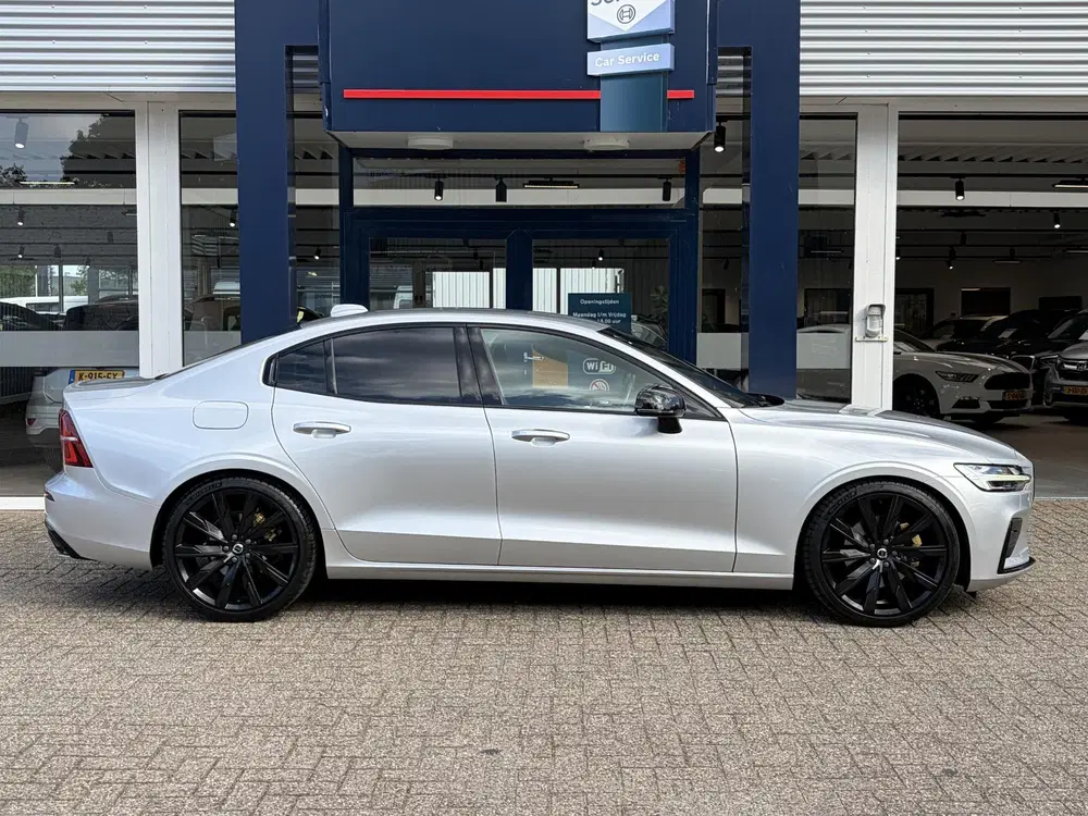 Volvo S60 2.0 T4 R-Design uit 2020, foto 4
