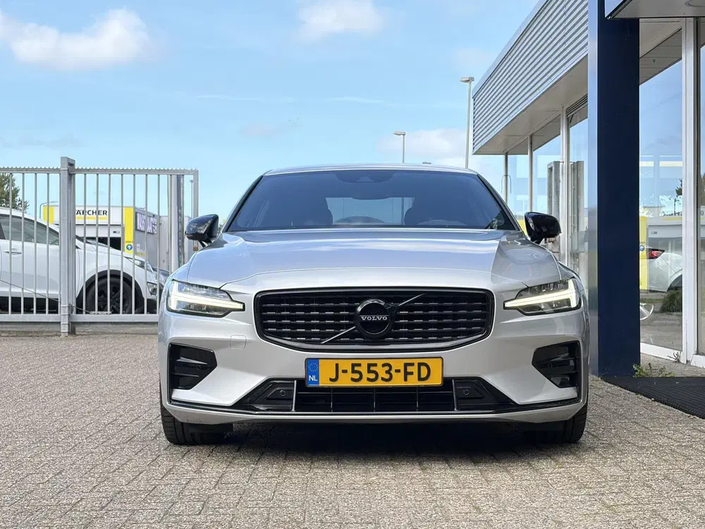 Volvo S60 2.0 T4 R-Design uit 2020, foto 5