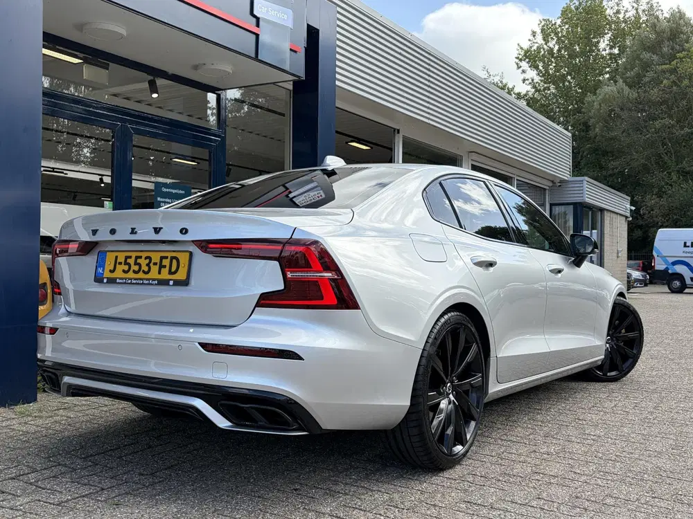 Volvo S60 2.0 T4 R-Design uit 2020, foto 8