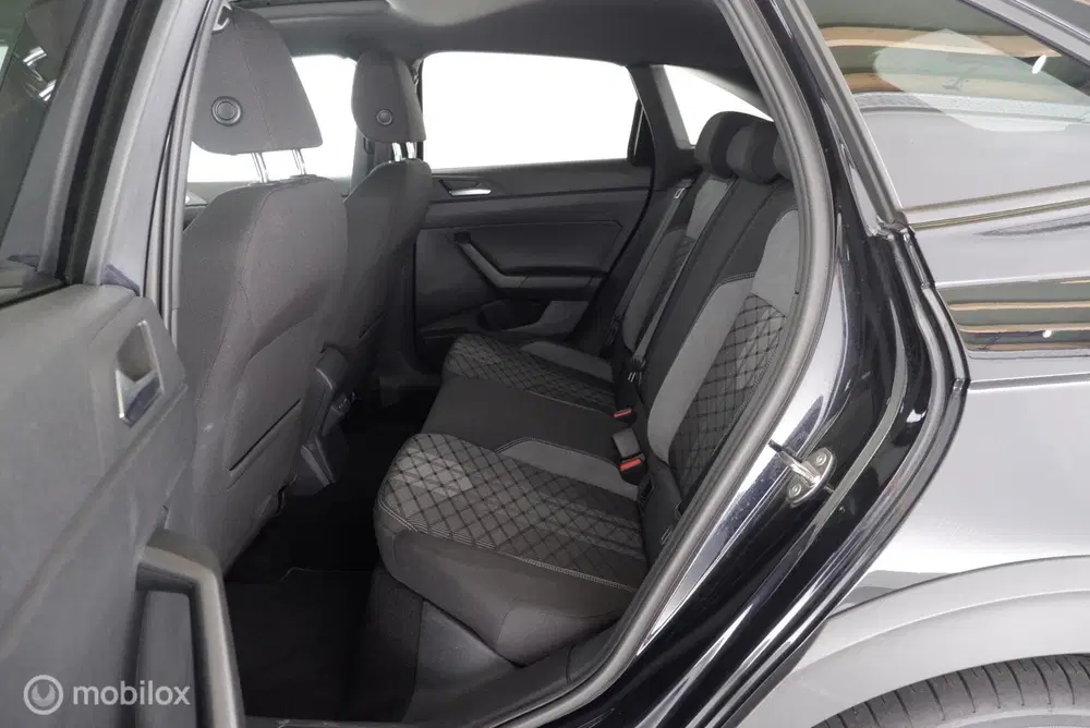 Volkswagen Taigo 1.0 TSI Automaat R-Line pano uit 2025, foto 12
