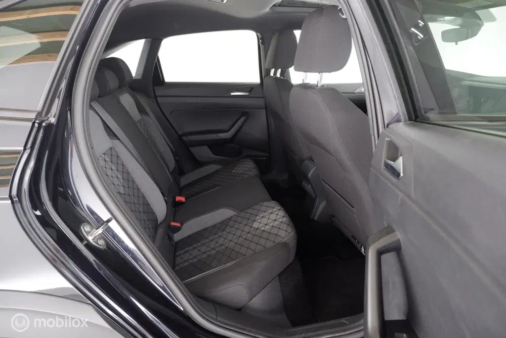 Volkswagen Taigo 1.0 TSI Automaat R-Line pano uit 2025, foto 13