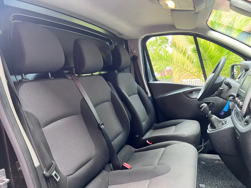 Renault Trafic 2.0 dCi 120 T29 L2H1 Stoelverwarming uit 2020, foto 14
