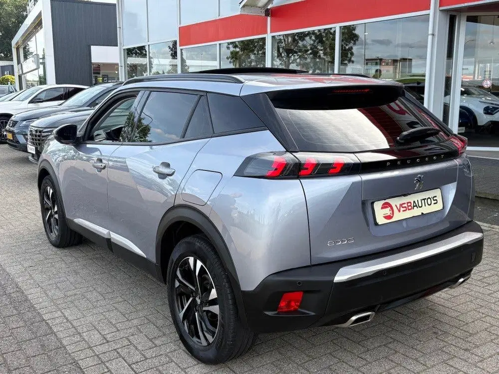 Peugeot 2008 1.2 PURETECH 130PK ALLURE LED PANO-DAK NAV uit 2020, foto 3
