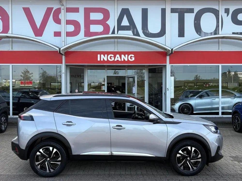 Peugeot 2008 1.2 PURETECH 130PK ALLURE LED PANO-DAK NAV uit 2020, foto 4