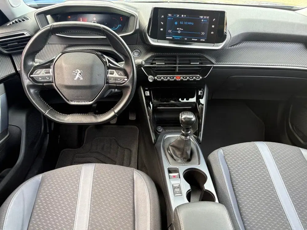 Peugeot 2008 1.2 PURETECH 130PK ALLURE LED PANO-DAK NAV uit 2020, foto 6