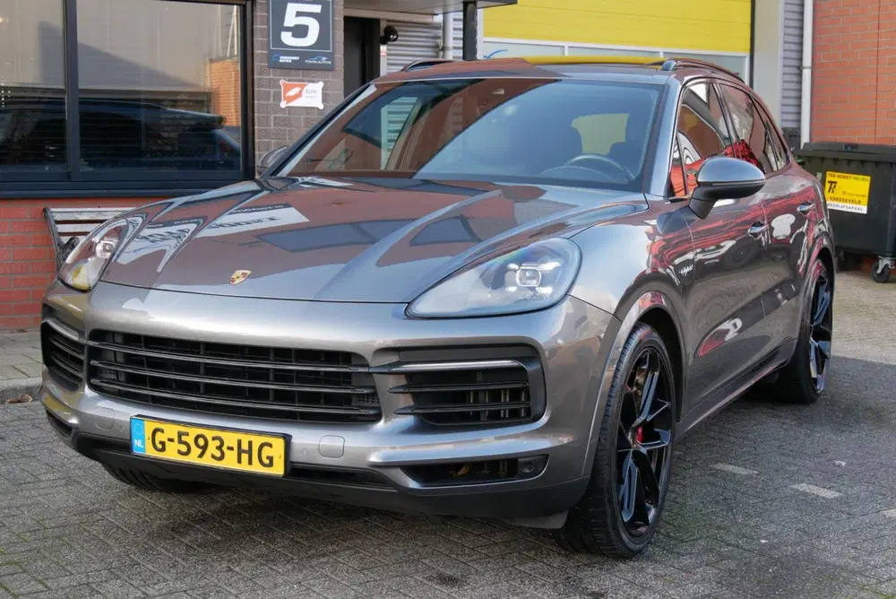 Porsche Cayenne 3.0 E-Hybrid. pano. sportchrono. memory. l uit 2019, foto 2