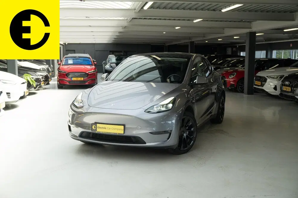 Tesla Model Y Long Range AWD 75 kWh uit 2023, foto 10