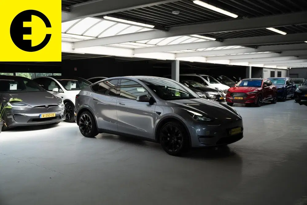 Tesla Model Y Long Range AWD 75 kWh uit 2023, foto 12