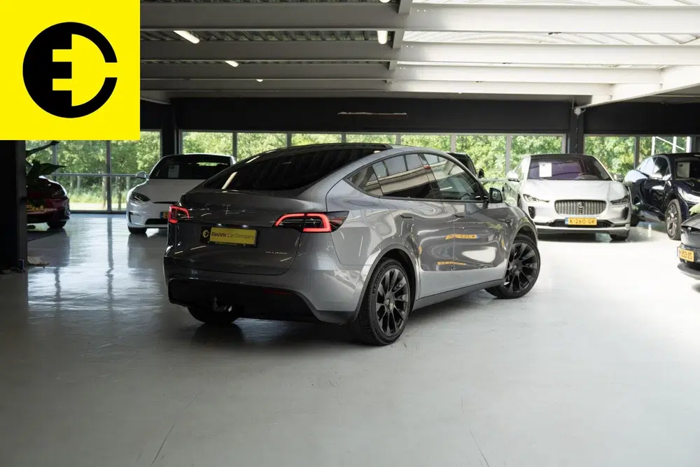 Tesla Model Y Long Range AWD 75 kWh uit 2023, foto 14