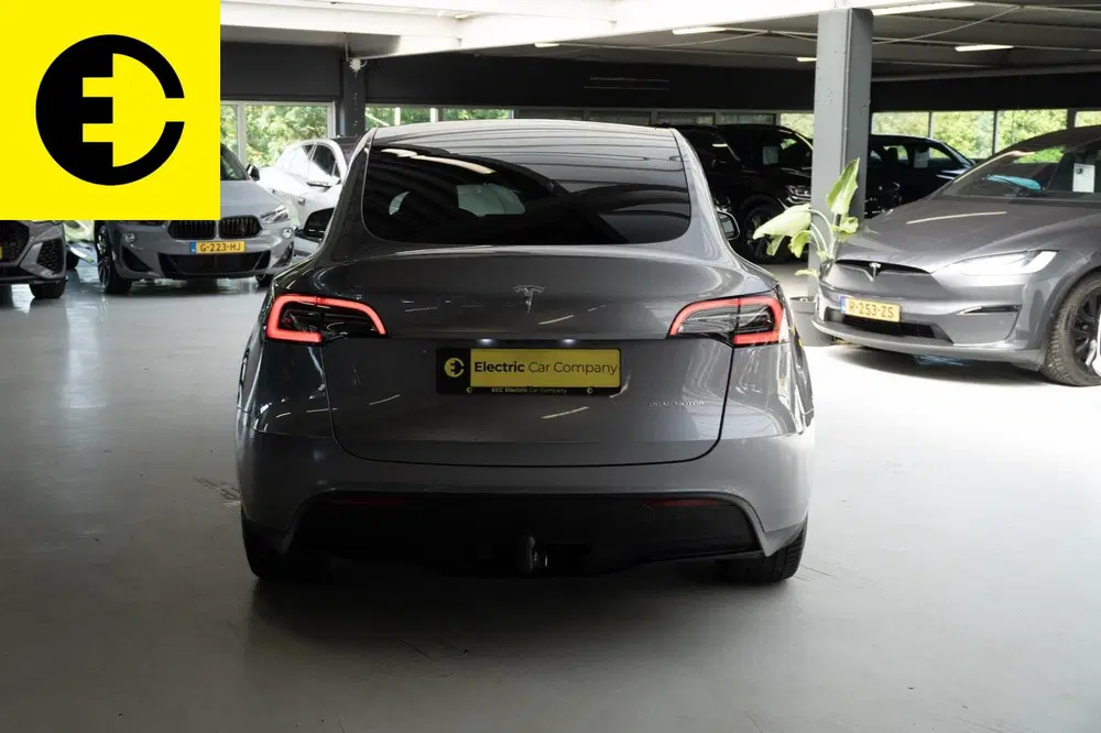 Tesla Model Y Long Range AWD 75 kWh uit 2023, foto 15