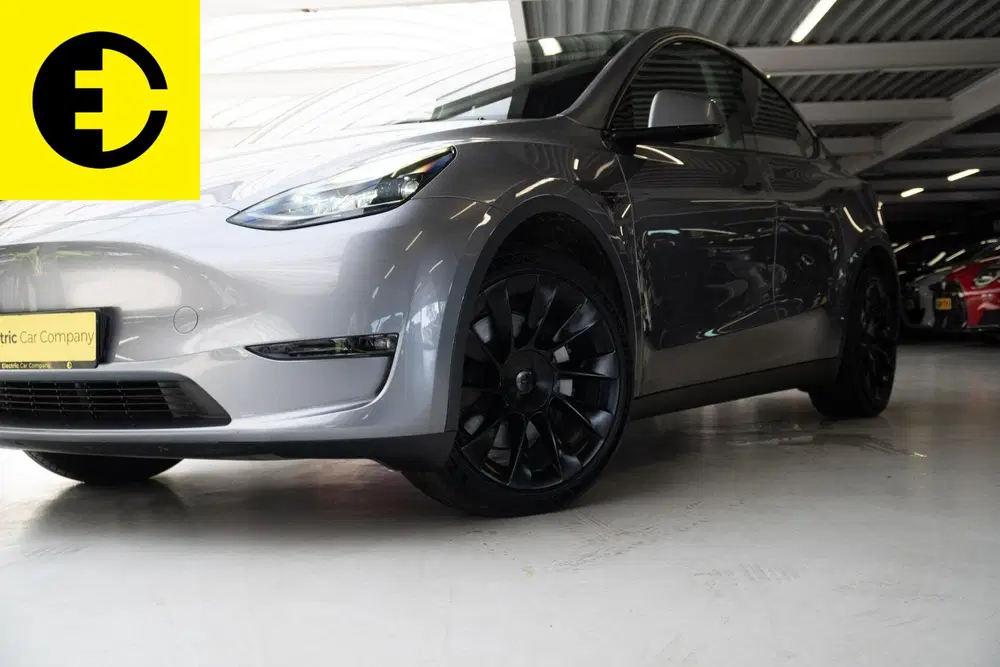 Tesla Model Y Long Range AWD 75 kWh uit 2023, foto 8