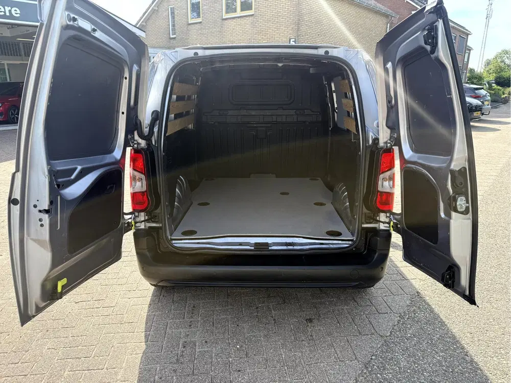 Opel Combo 1.5D 130pk Automaat Navi uit 2023, foto 13