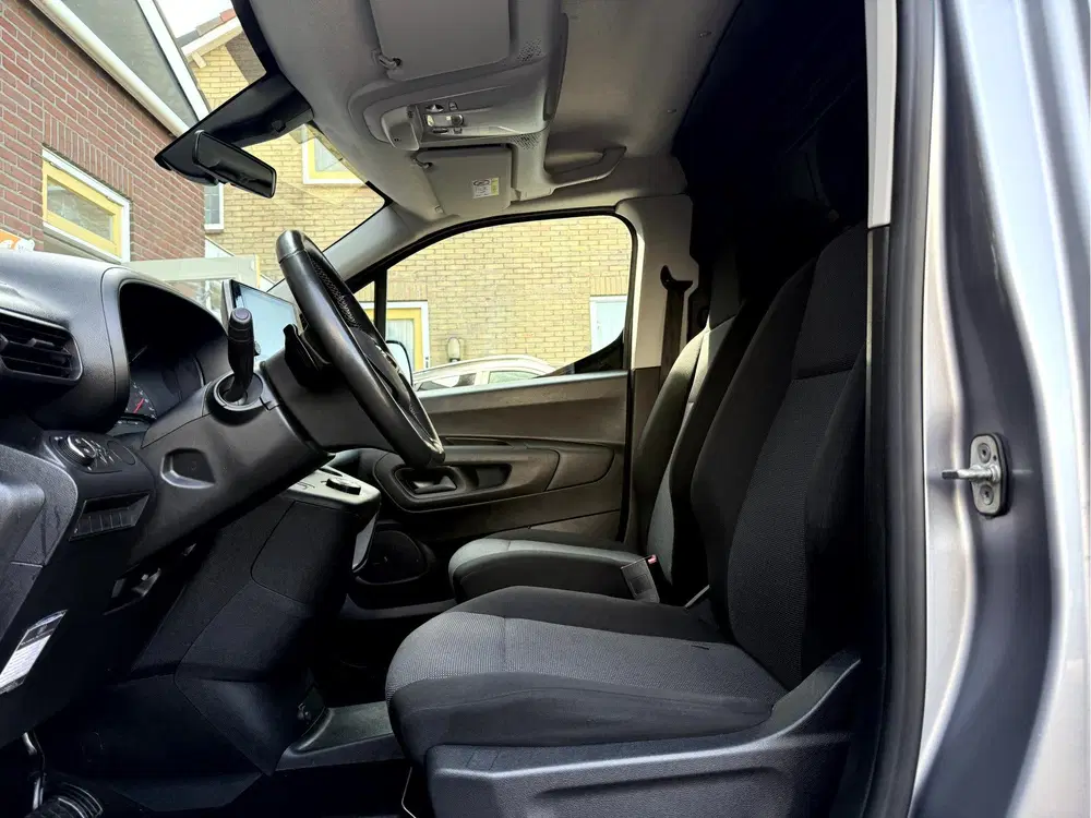 Opel Combo 1.5D 130pk Automaat Navi uit 2023, foto 4