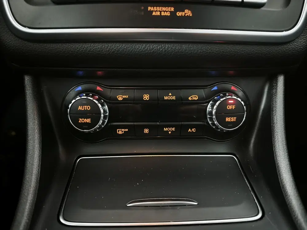 Mercedes-Benz GLA 200 Business uit 2020, foto 12