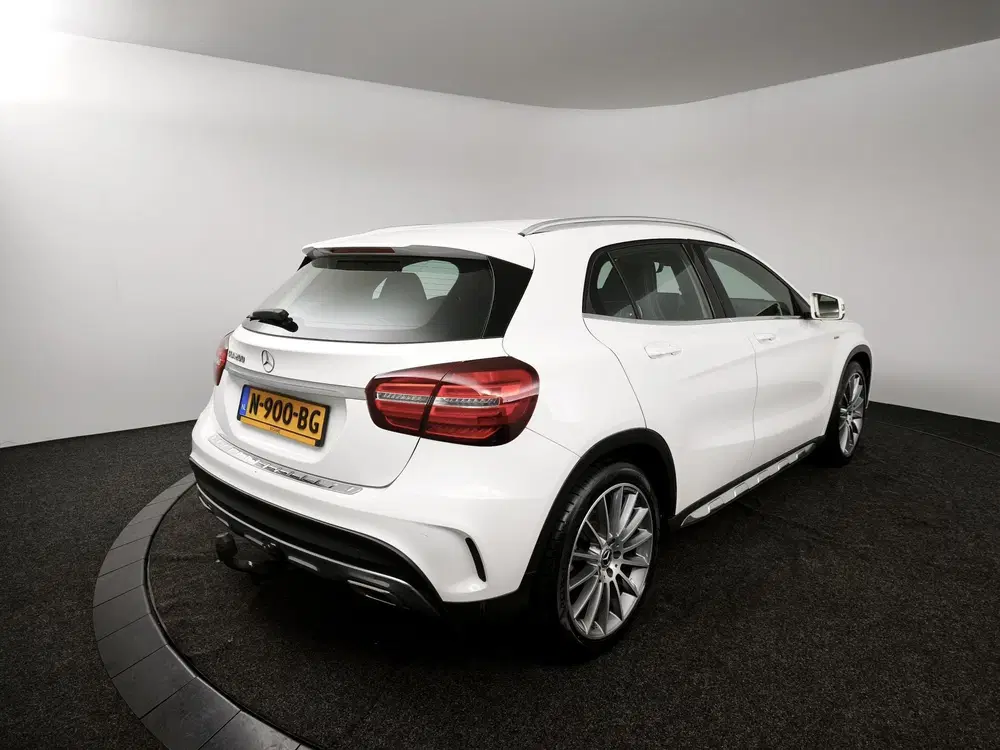 Mercedes-Benz GLA 200 Business uit 2020, foto 2