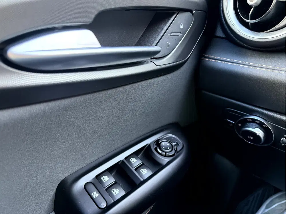 Alfa Romeo Tonale 1.5T Hybrid Edizione Business NLAuto uit 2025, foto 15