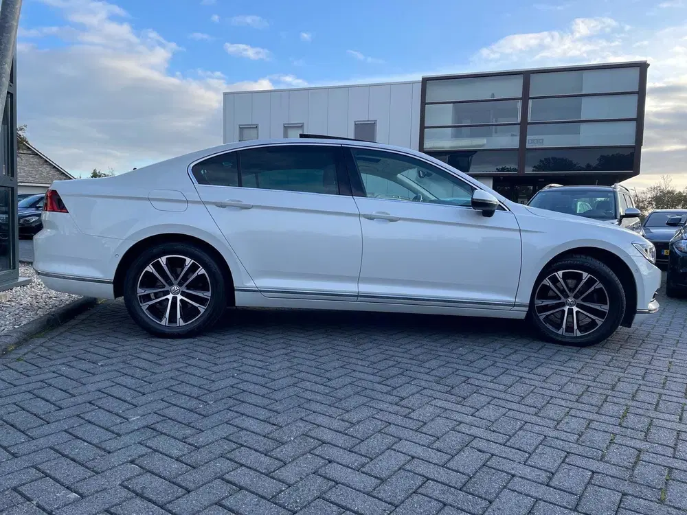 Volkswagen Passat 1.6 TDI Highline Business R uit 2019, foto 10
