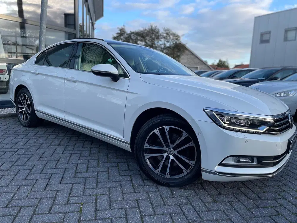 Volkswagen Passat 1.6 TDI Highline Business R uit 2019, foto 11