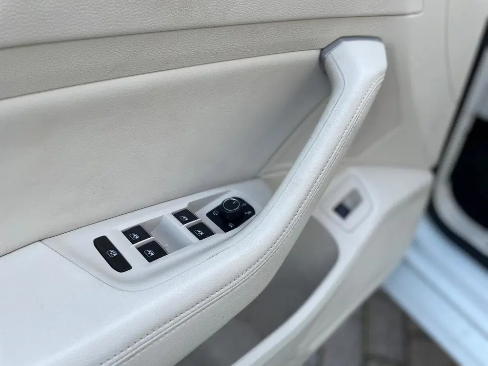 Volkswagen Passat 1.6 TDI Highline Business R uit 2019, foto 15
