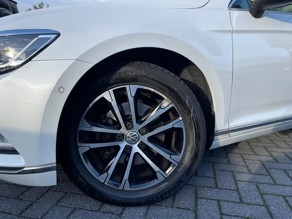 Volkswagen Passat 1.6 TDI Highline Business R uit 2019, foto 2