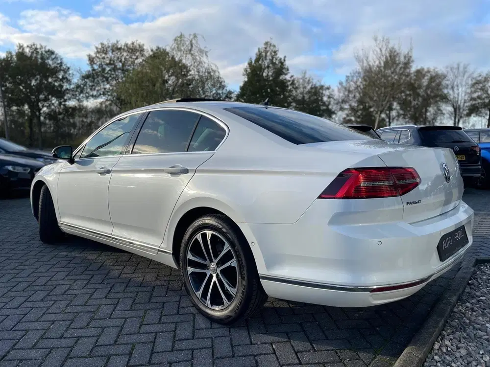 Volkswagen Passat 1.6 TDI Highline Business R uit 2019, foto 8