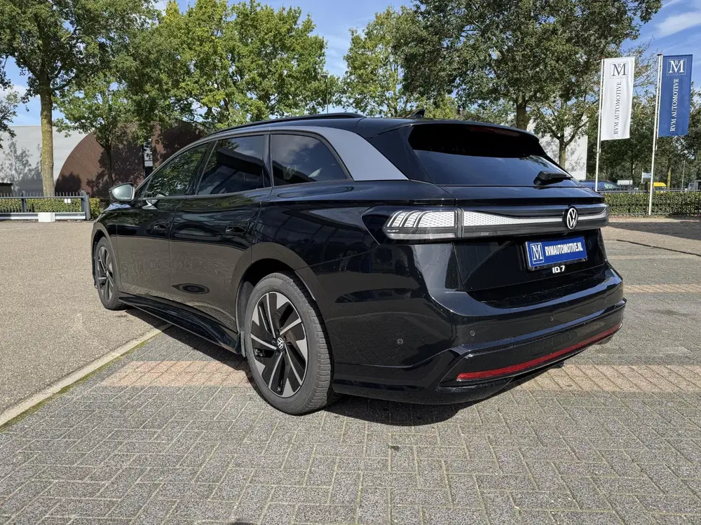Volkswagen ID.7 77 kWh Pro SOH 96% uit 2024, foto 12
