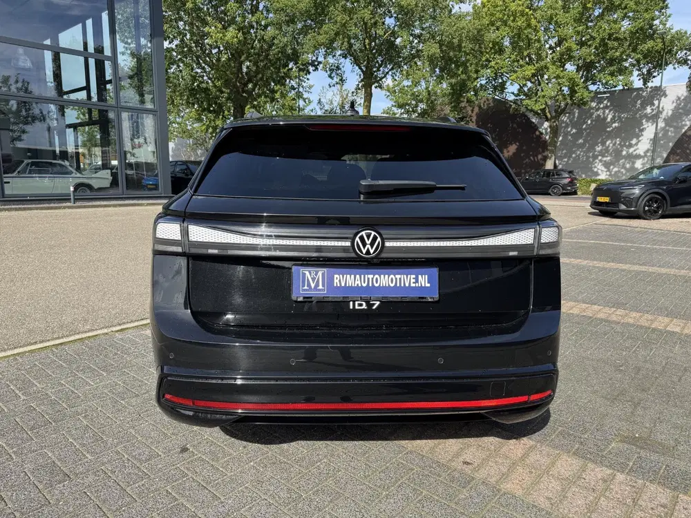 Volkswagen ID.7 77 kWh Pro SOH 96% uit 2024, foto 13