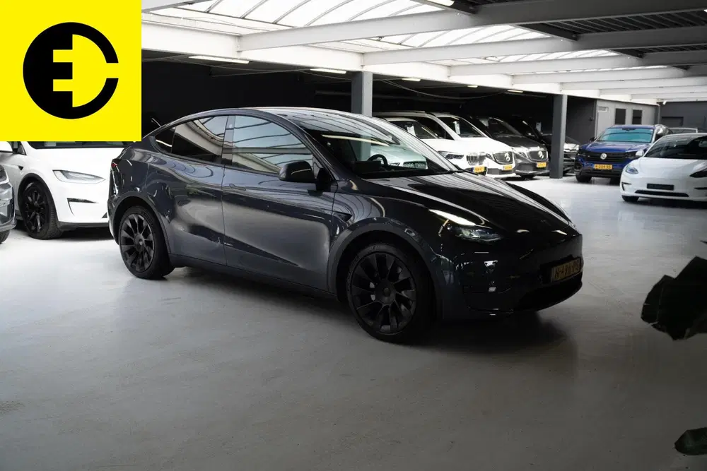 Tesla Model Y Long Range AWD 75 kWh uit 2021, foto 11