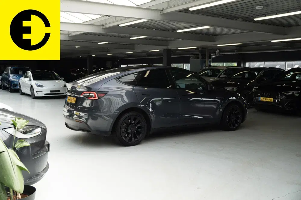 Tesla Model Y Long Range AWD 75 kWh uit 2021, foto 13