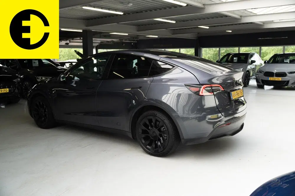 Tesla Model Y Long Range AWD 75 kWh uit 2021, foto 15