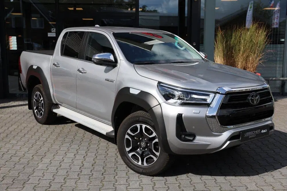 Toyota Hilux 2.8 D-4D DUBBEL CABIN EXECUTIVE A uit 2023