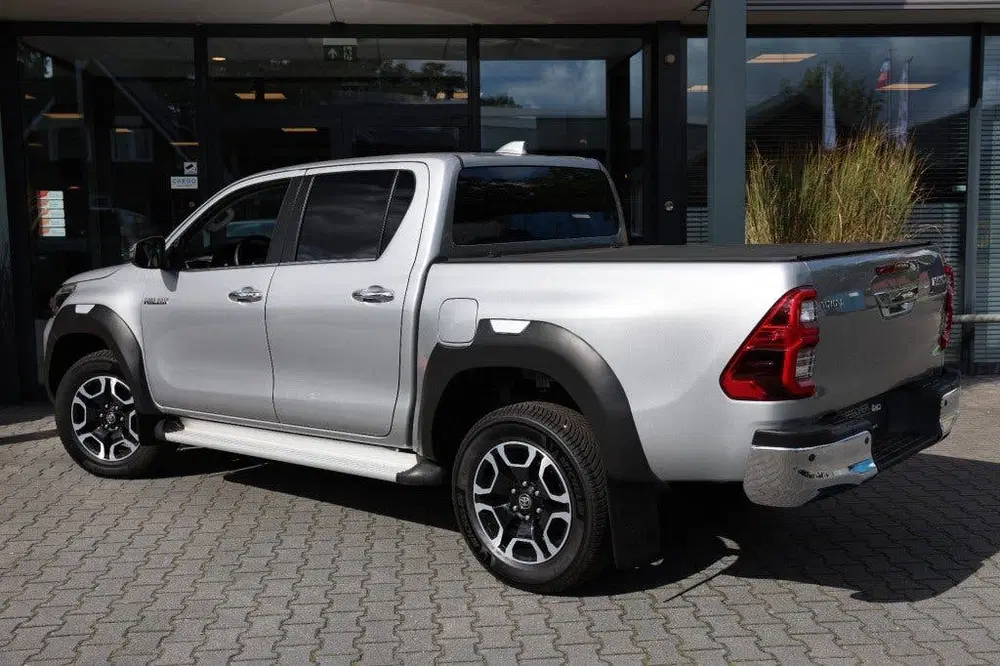 Toyota Hilux 2.8 D-4D DUBBEL CABIN EXECUTIVE A uit 2023, foto 4