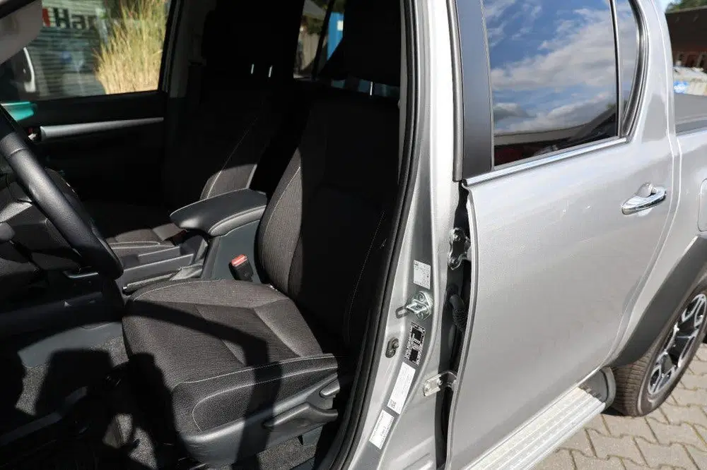 Toyota Hilux 2.8 D-4D DUBBEL CABIN EXECUTIVE A uit 2023, foto 6