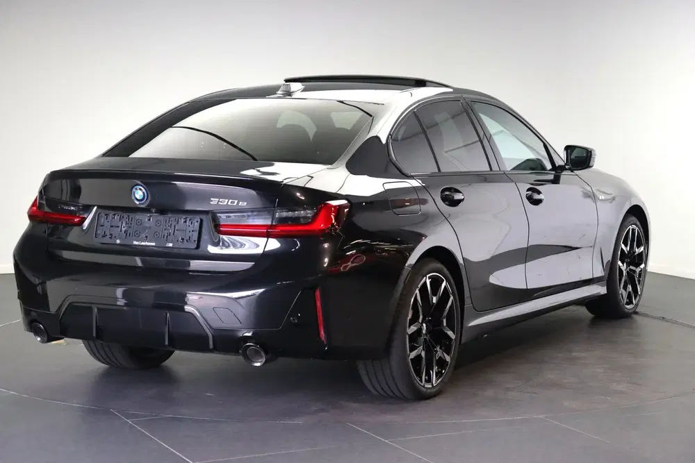 BMW 3-serie 330e M Sport Automaat uit 2026, foto 3