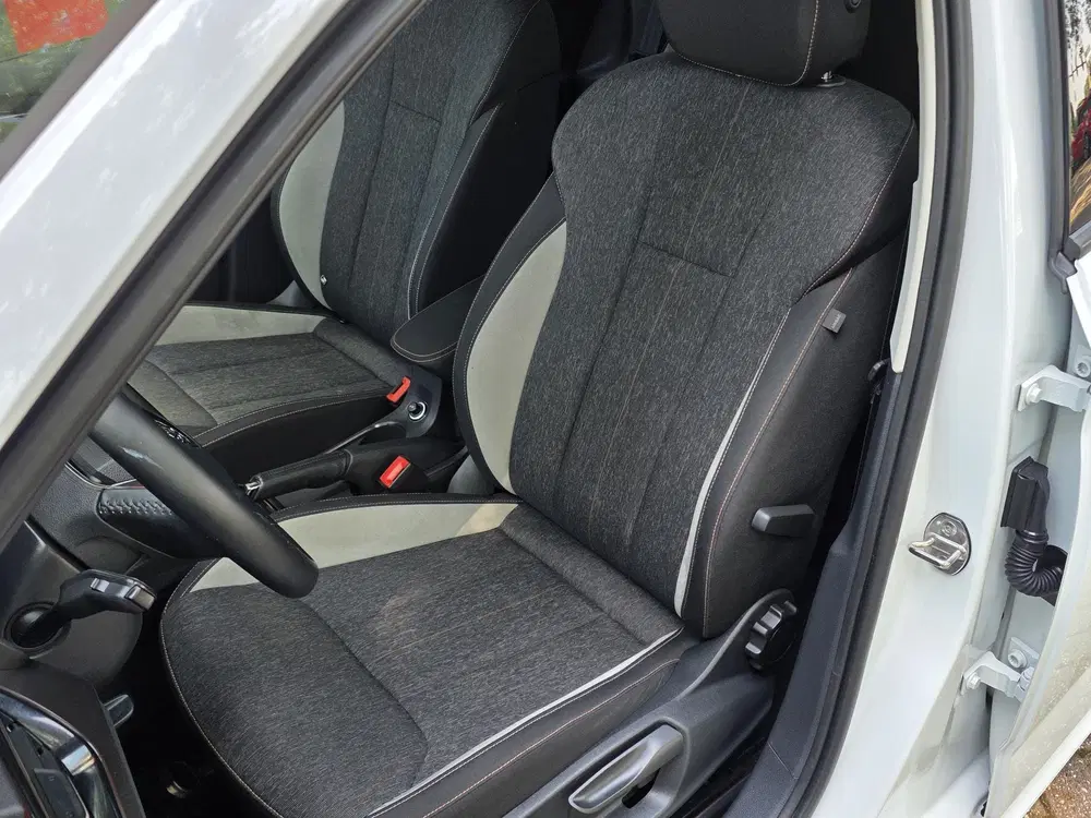 Skoda Kamiq 1.0 TSI Business Edition AUTOMAAT uit 2023, foto 13