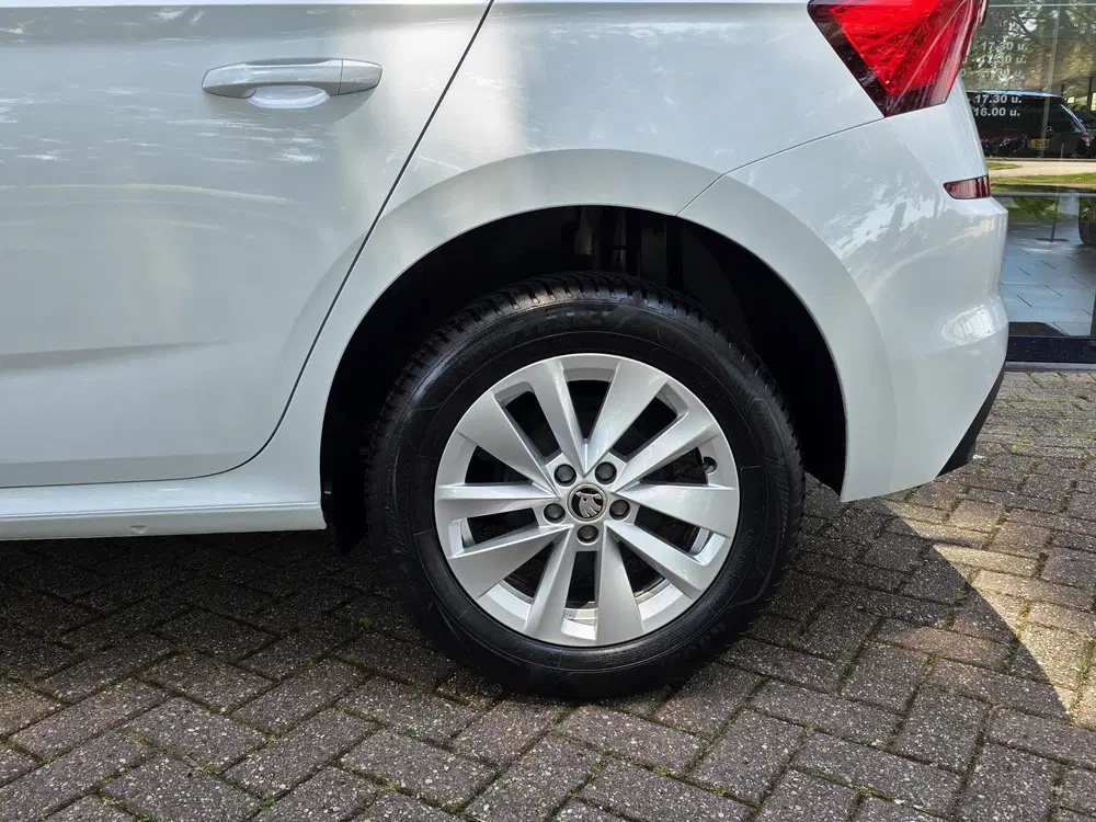 Skoda Kamiq 1.0 TSI Business Edition AUTOMAAT uit 2023, foto 9