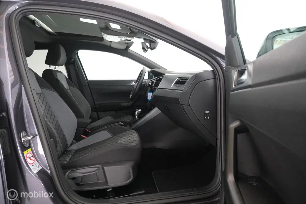 Volkswagen Taigo 1.0 TSI Automaat R-Line pano uit 2025, foto 10