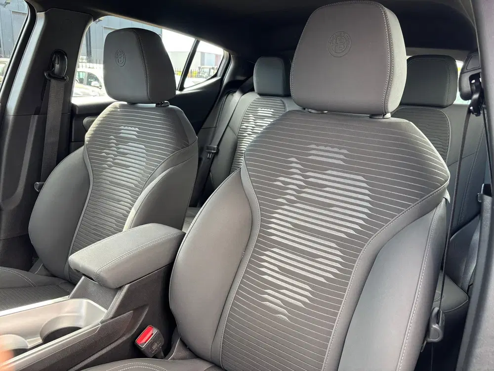 Alfa Romeo Tonale 1.5T Hybrid Sprint uit 2024, foto 15