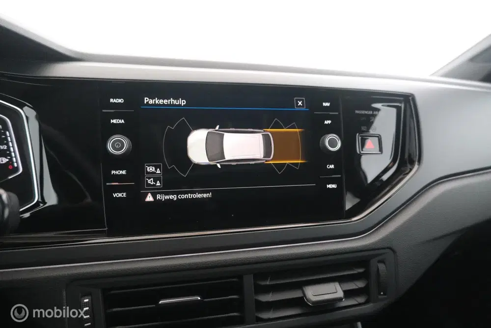 Volkswagen Taigo 1.0 TSI Automaat R-Line pano uit 2025, foto 15