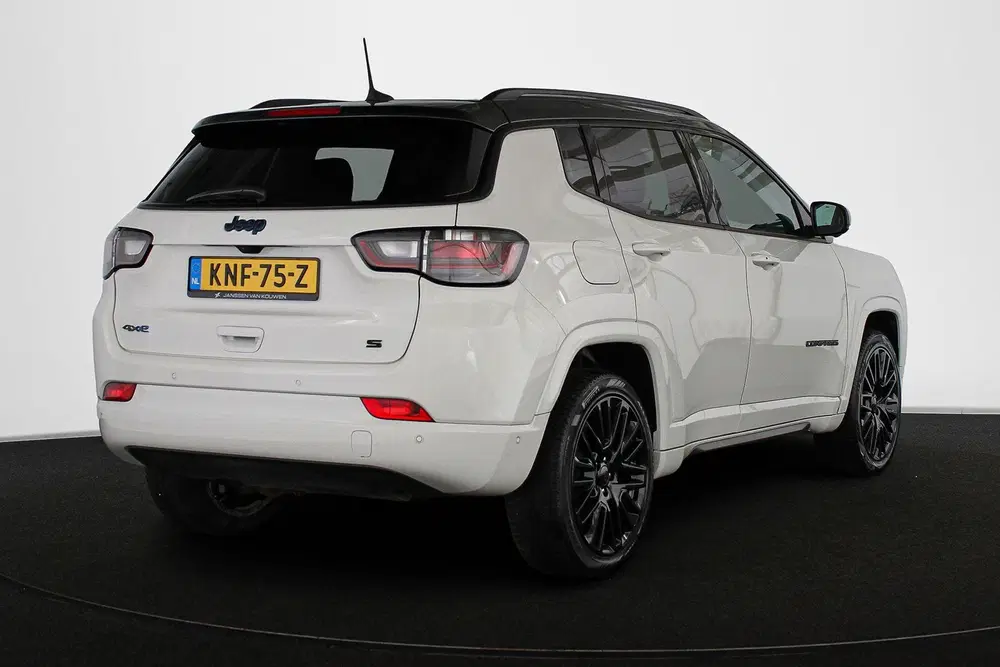Jeep Compass 4xe 240 Plug-in Hybrid Electric S Panorama uit 2023, foto 3