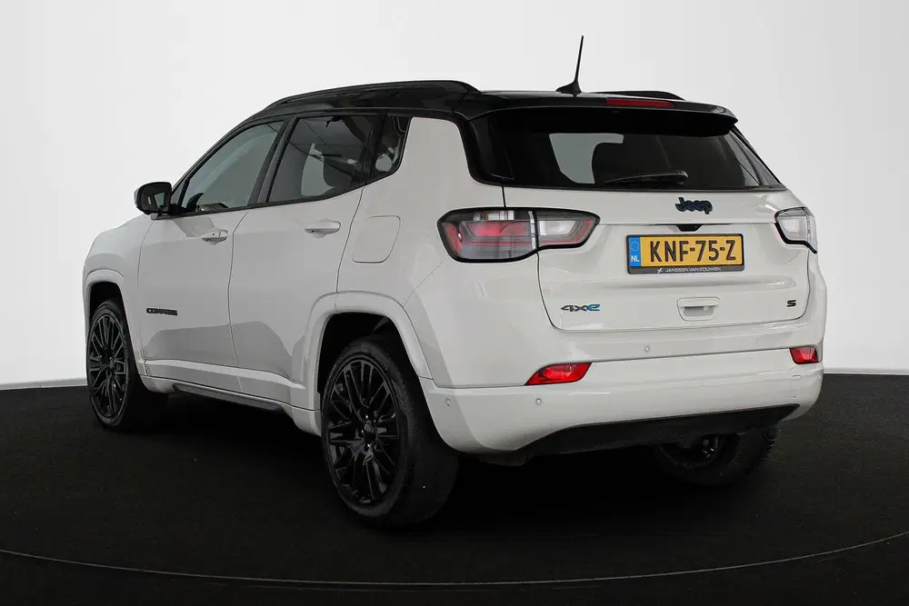 Jeep Compass 4xe 240 Plug-in Hybrid Electric S Panorama uit 2023, foto 4